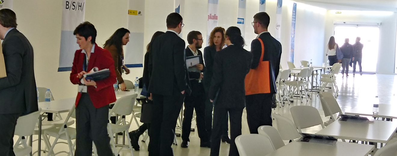 En el USJ Connect los alumnos pueden dialogar con las empresas.