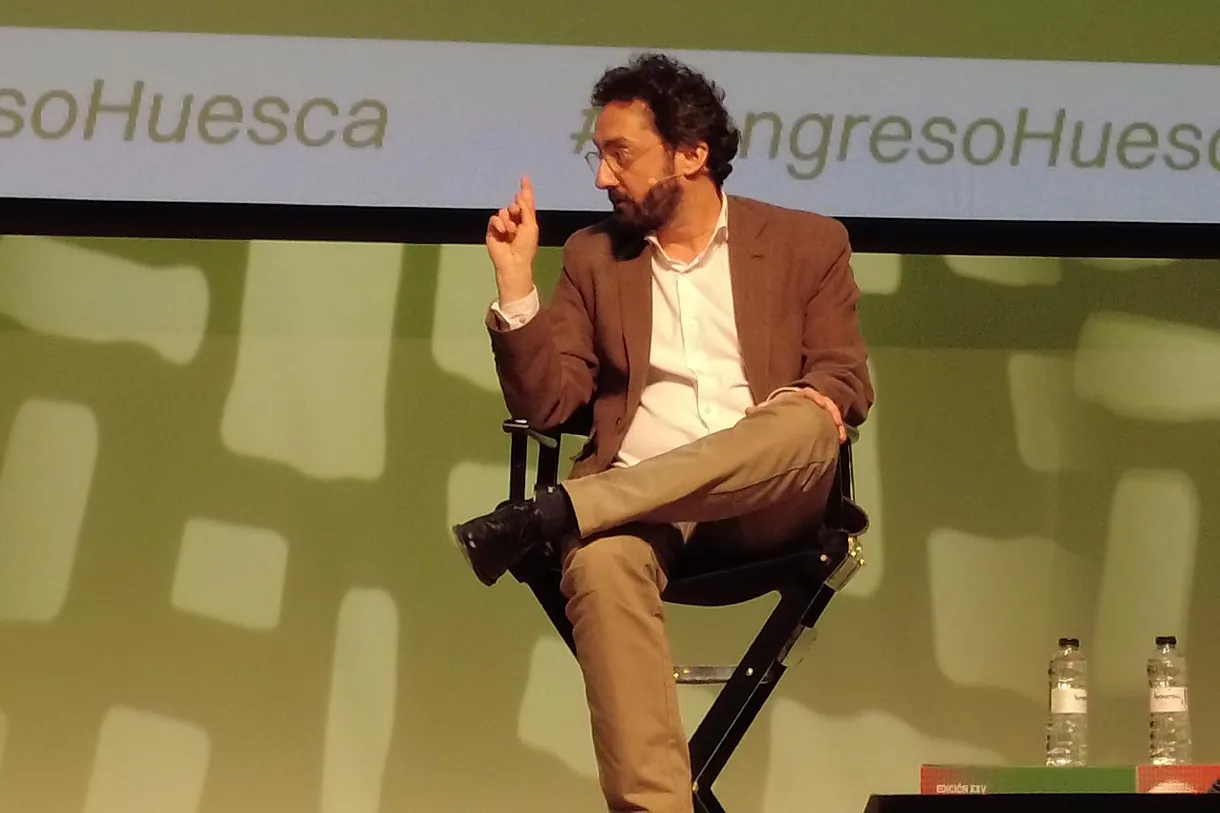 Joaquín Manso durante su intervención en la segunda jornada del Congreso de Periodismo en Huesca.
