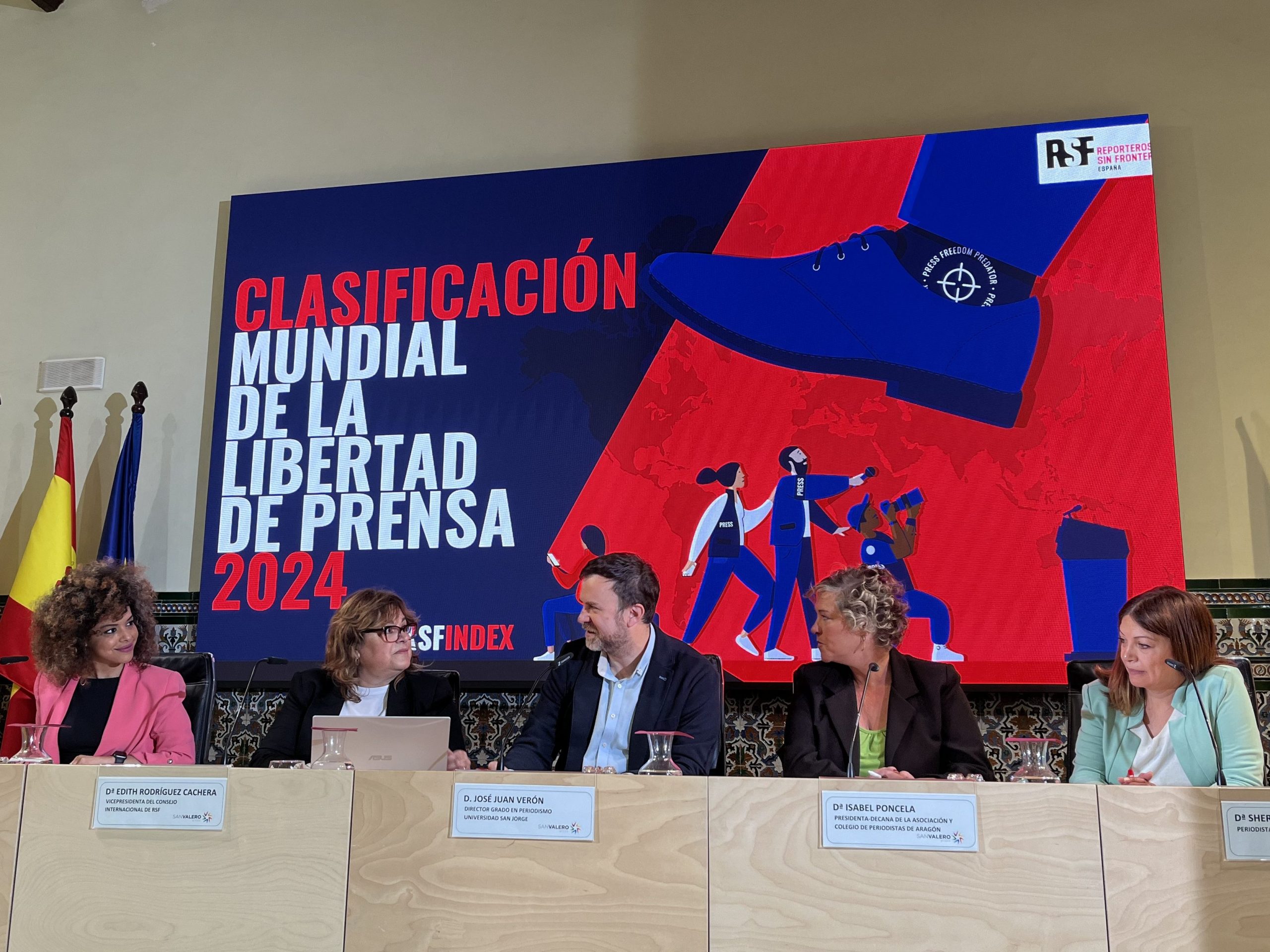 Edith Rodríguez, vicepresidenta del Consejo Internacional de RSF, junto al resto de ponentes en la presentación de la clasificación mundial de la libertad de prensa. 