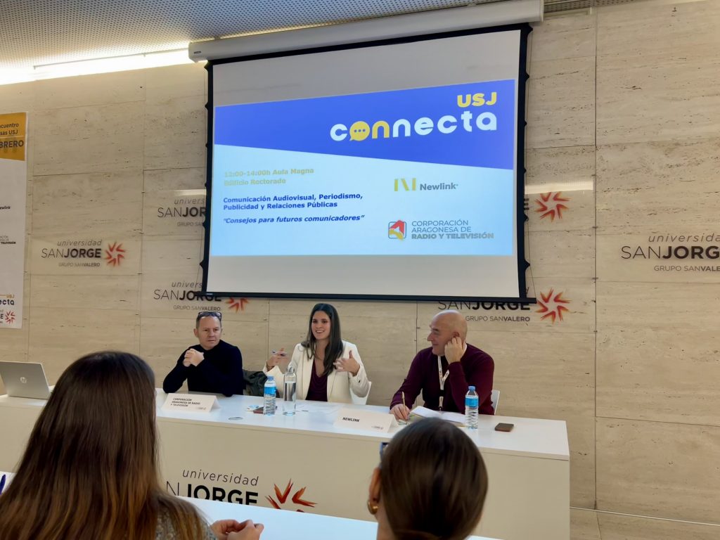 Mesa redonda de comunicación en USJ Connecta con profesionales del sector